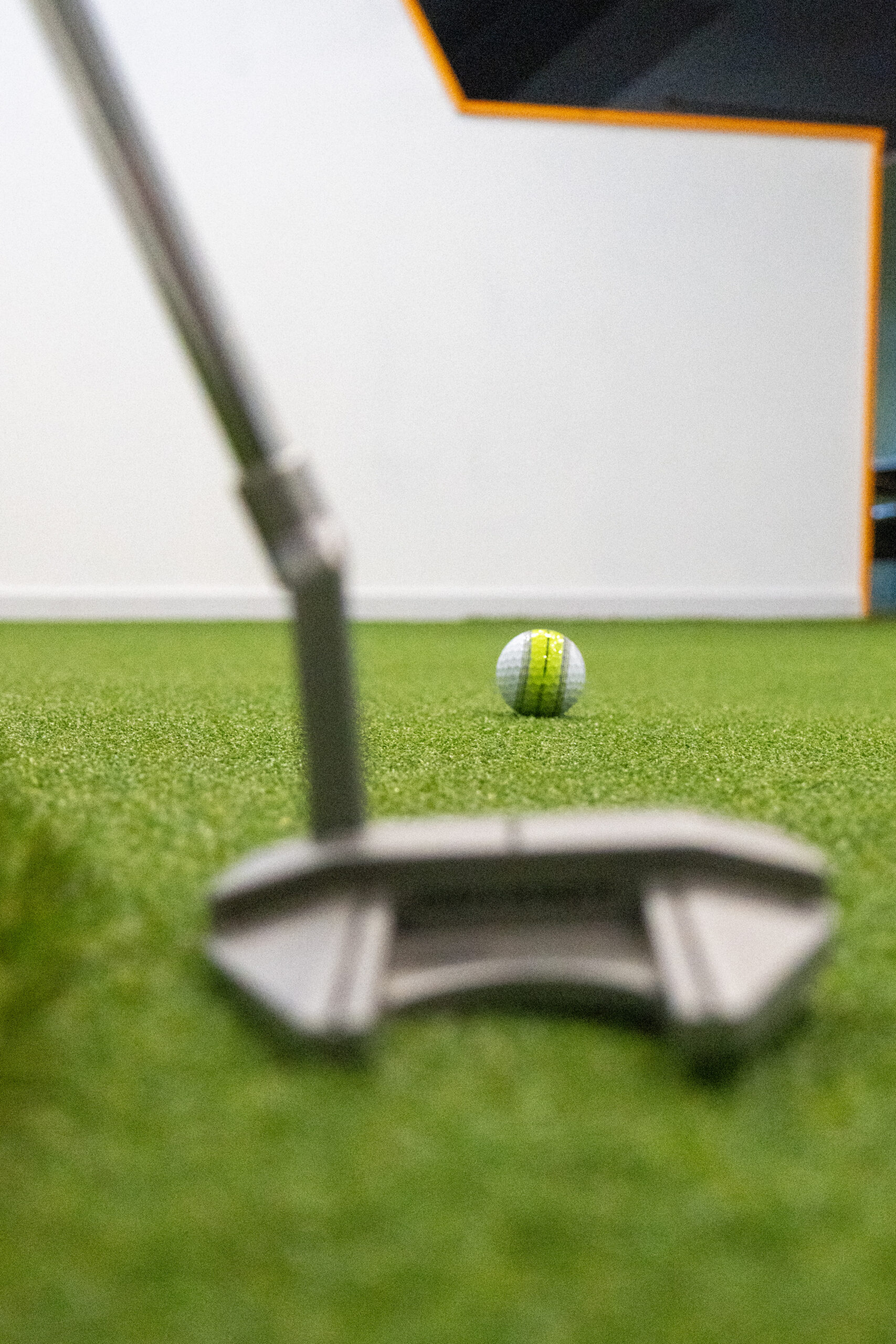 Putting green indoor
